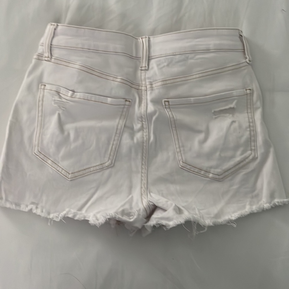 White Ripped SO shorts - Picture 4 of 5